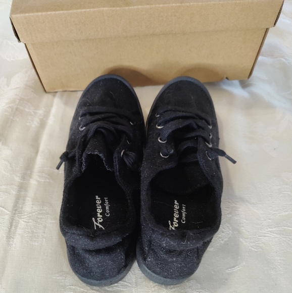 Size 5 1/2 Glitter Thread Forever Laced Sneakers Forever by Forever Link - Picture 4 of 7